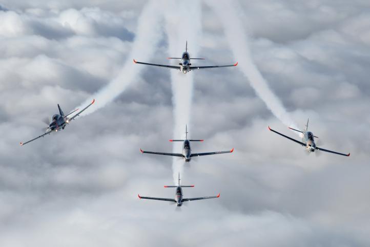 Zespół Akrobacyjny Orlik - pokaz (fot. Sławek Hesja Krajniewski)