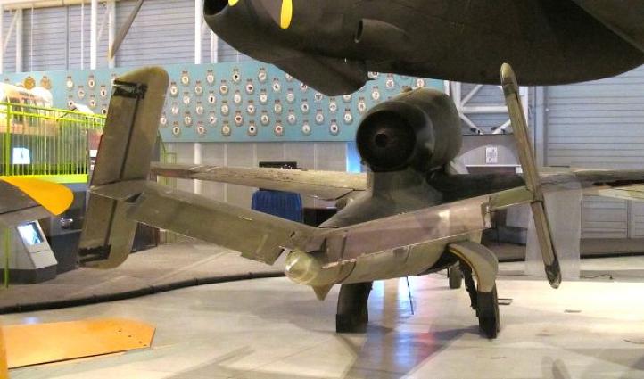 He 162 - widok z tyłu (fot. JustSomePics (praca własna), CC BY-SA 3.0, Wikimedia Commons)