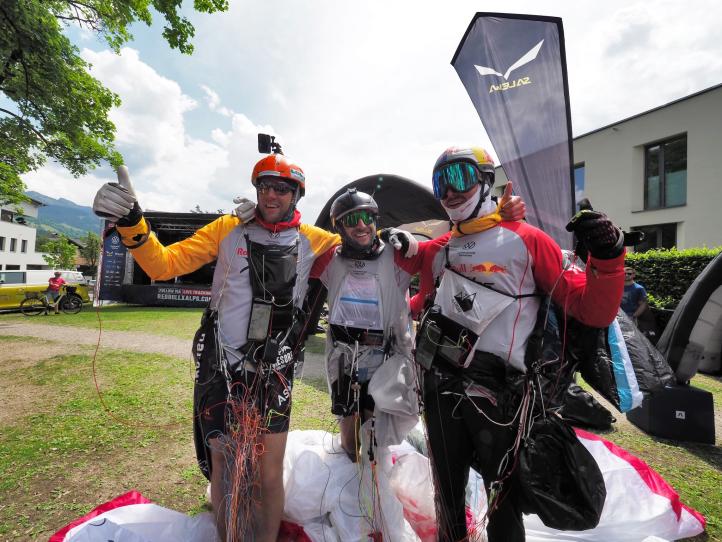 Maxime Pinot (FRA1), Chrigel Maurer (SUI1) i Aaron Durogati (ITA2) stanęli na podium Prologu Red Bull X-Alps 2023 (fot. Vitek Ludwig)