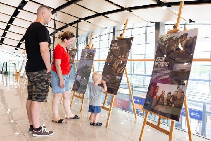 Wystawa „Polacy w bitwie o Wielką Brytanię” w terminalu lotniska EPRZ