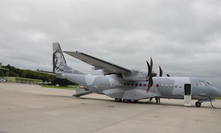 C-295M CASA w malowaniu okolicznościowym - sylwetka płk. pil. Stanisława Jakuba Skarżyńskiego (fot. 8 Baza Lotnictwa Transportowego)