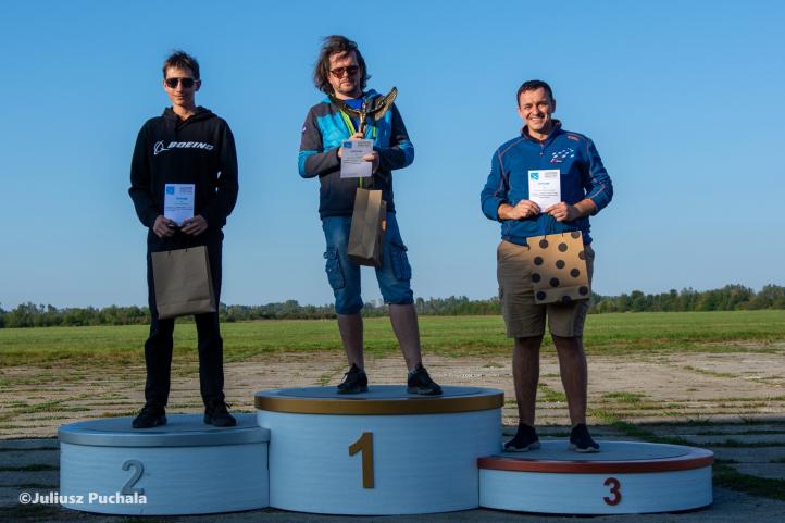 VI Szybowcowe Zawody na Celność Lądowania im. Henryka Magonia - podium (fot. Juliusz Puchala)