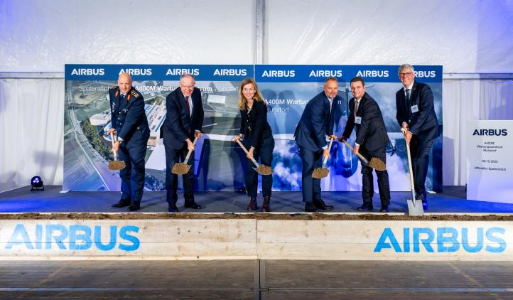 Ceremonia wmurowania kamienia węgielnego pod centrum obsługowe Airbus A400M (fot. Airbus)
