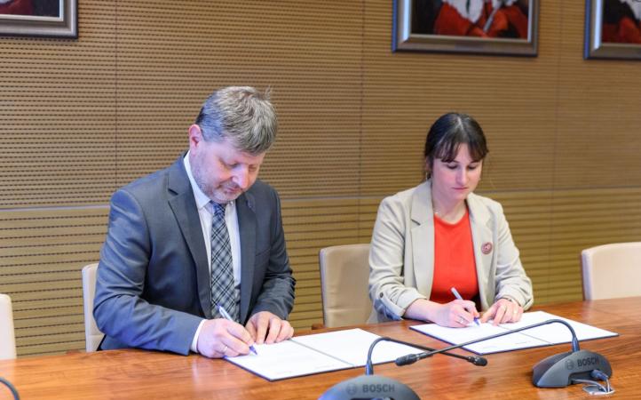 Politechnika Rzeszowska podpisała umowę o współpracy z firmą Boeing (fot.  A. Surowiec)