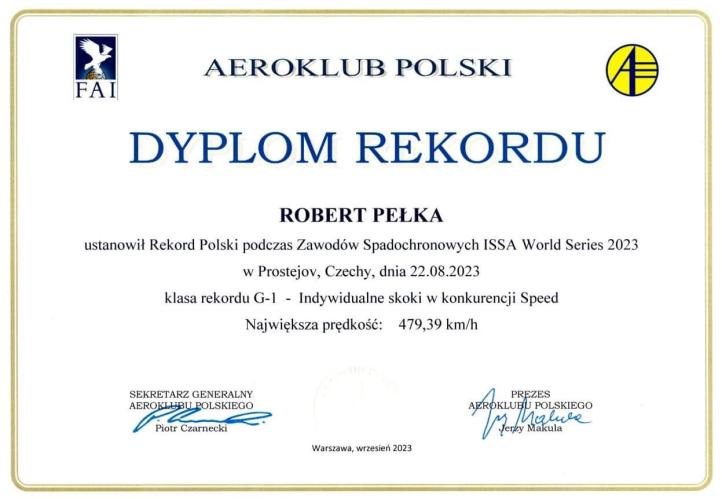 Robert Pełka - dyplom (fot. Aeroklub Warszawski)