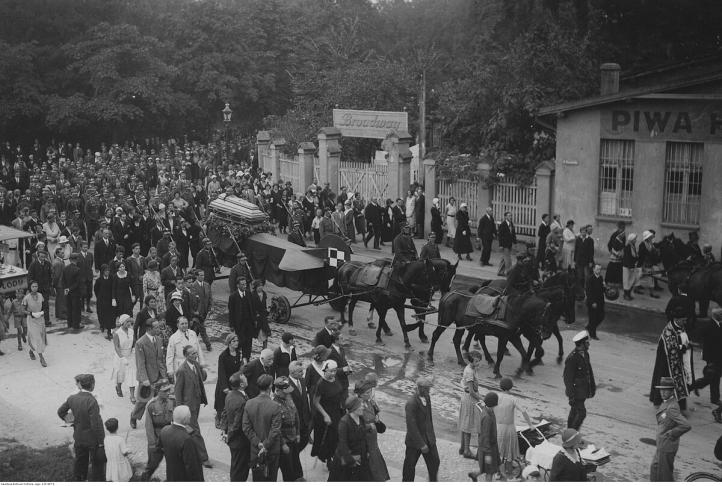 Pogrzeb kpt. pil. Józefa Wincentego Piaseckiego w Poananiu 8.09.1932 (NAC)