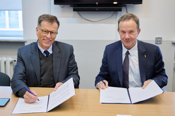Wydział MEiL Politechniki Warszawskiej podpisał porozumienie o współpracy z Airbus Poland (fot. Maciej Stępnik, Biuro Komunikacji i Promocji PW)2