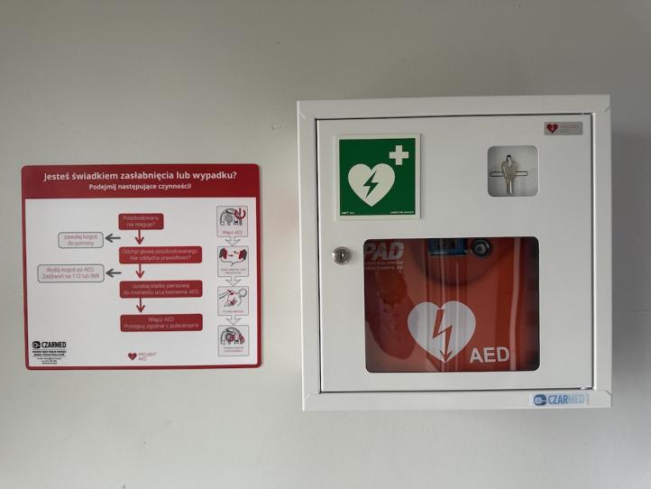 AED na lotnisku w Piotrkowie Trybunalskim (fot. Aeroklub Ziemi Piotrkowskiej)3