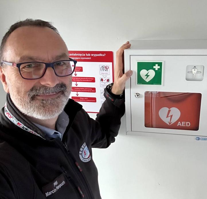 AED na lotnisku w Piotrkowie Trybunalskim - Dyrektor Marcin Pampuch (fot. Aeroklub Ziemi Piotrkowskiej)