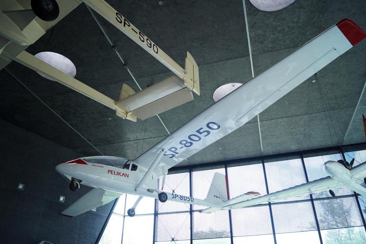 Motoszybowiec PW-4 Pelikan w Muzeum Lotnictwa Polskiego w Krakowie (fot. Jakub "flyz1" Maciejewski, CC BY-SA 3.0, Wikimedia Commons)