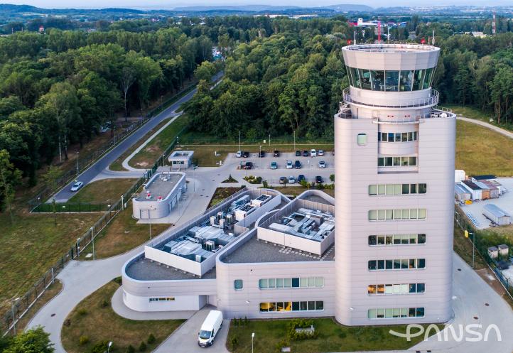 Nowa wieża kontroli lotniska Kraków-Balice (fot. PAŻP)