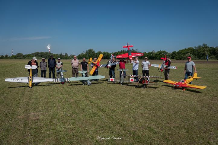 F4HP Płock 2024 - uczestnicy z modelami (fot. Wojciech Stasiak) F4HP Płock 2024 - uczestnicy z modelami (fot. Wojciech Stasiak)
