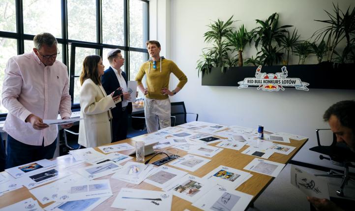 Obrady Jury Red Bull Konkurs Lotów (fot. redbull.com) Obrady Jury Red Bull Konkurs Lotów (fot. redbull.com)
