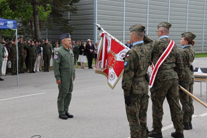 Pożegnalny lot zastępcy Dowódcy 4 Skrzydła Lotnictwa Szkolnego (fot. Urszula Krzemińska)6