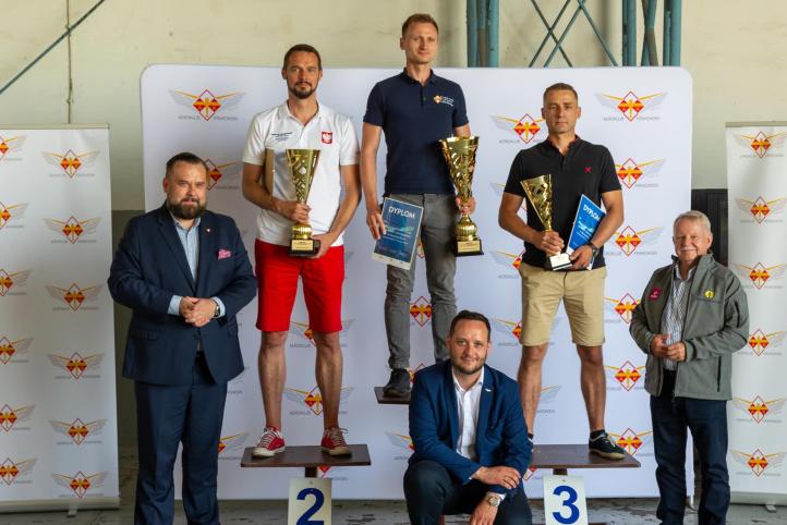 61. Lot Południowo-Zachodniej Polski im. Franciszka Żwirki - podium (fot. Dariusz Wesołowski)