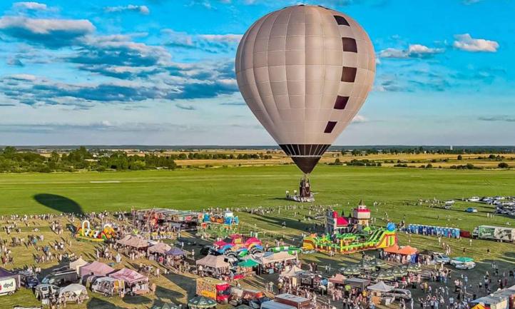 Fiesta balonowa (fot. pikniklotniczygryzliny.pl)