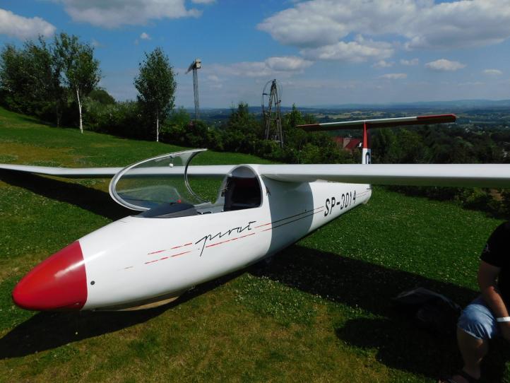 SZD-30 Pirat z Aeroklubu Podkarpackiego na Skrzydłach Podkarpacia (fot. Zygmunt Bąk, Krośnieński Klub Seniorów Lotnictwa)