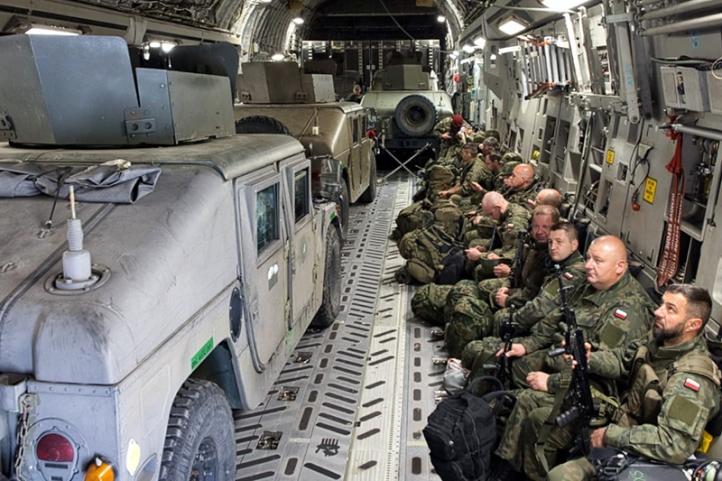 Spadochroniarze w operacji TALO, fot. polska-zbrojna