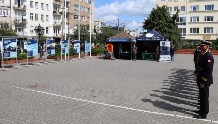 Wystawa z okazji Jubileuszu 30-lecia Brygady Lotnictwa Marynarki Wojennej (fot. kpt. mar. Marcin Kołodziejski)2
