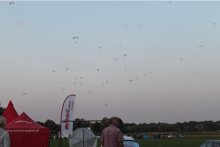 Chmieloty wieczorem (fot. Mikołaj Dziuba)