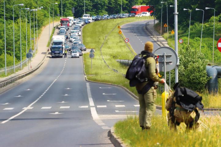 Policyjny skydiving (fot. Krzysztof Chrzanowski, Katarzyna Chrzanowska)5