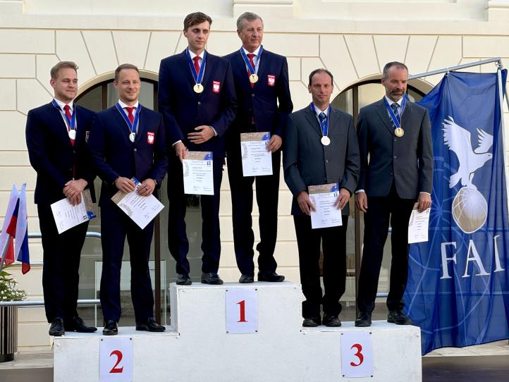 Ceremonia wręczenia medali III Nawigacyjnych Samolotowych Mistrzostw Świata na Słowacji