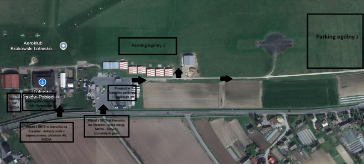 Lotniczy Dzień Otwarty Aeroklubu Krakowskiego - wjazd na parking (fot. Aeroklub Krakowski)