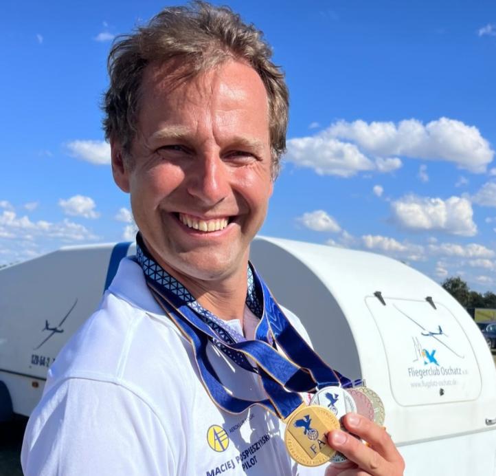 Maciej Pospieszyński Mistrzem Świata w Akrobacji Szybowcowej, fot. Aeroklub Polski