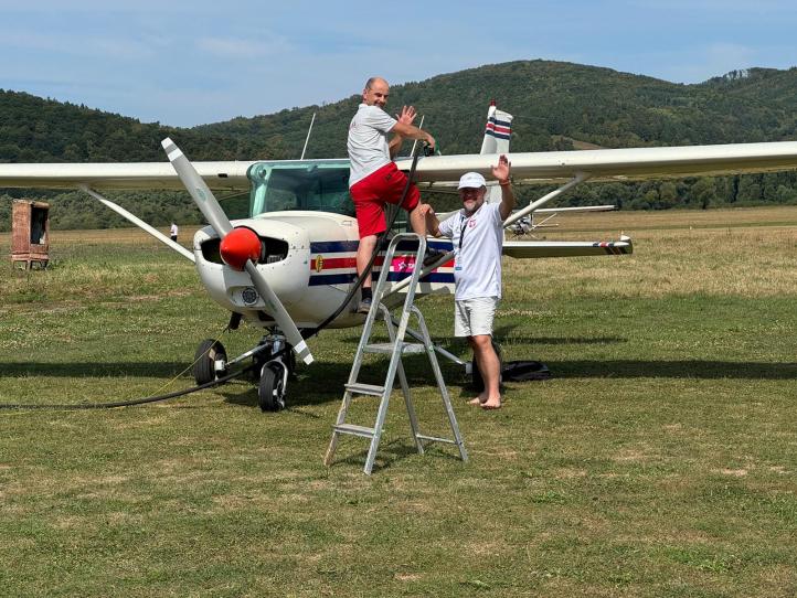 Ostanie tankowanie przed powrotem polskiej załogi - III Nawigacyjne Samolotowe Mistrzostwa Świata