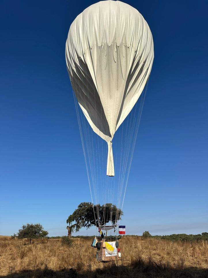 Alex Bejat i Paul Henry Carail (FRA-3) po wylądowaniu w pobliżu Ourique w Portugalii (fot. Coupe Aéronautique Gordon Bennett)