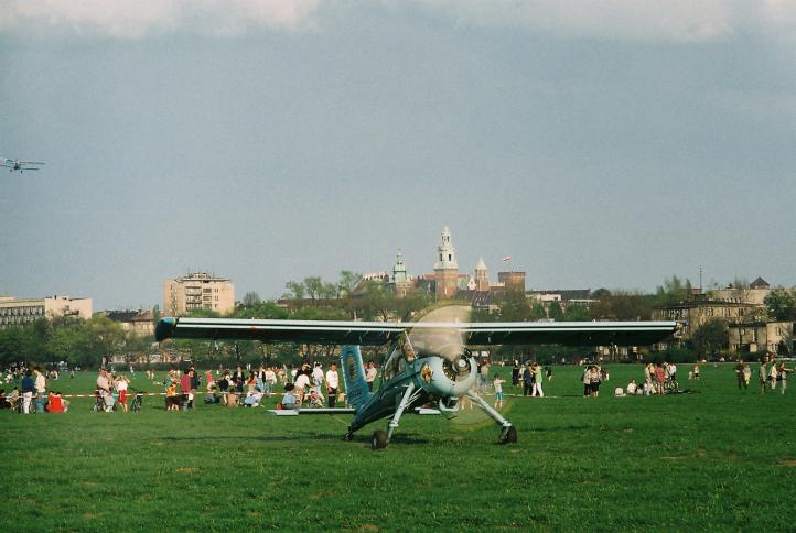 PZL-104 Wilga SP-AGW na krakowskich błoniach (fot. Zbigniew Batkiewicz)
