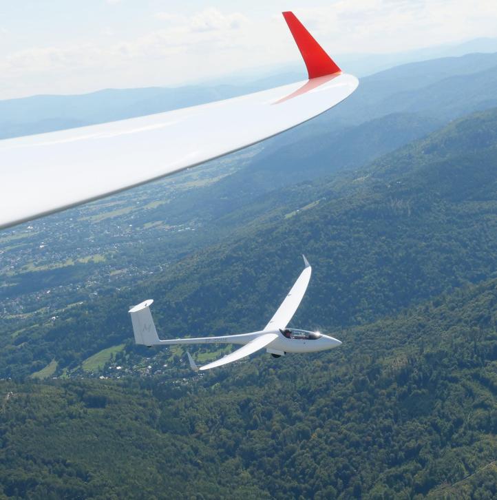 Szybowiec Diana 4 w czasie lotu, fot. Aeroklub Bielsko-Bialski