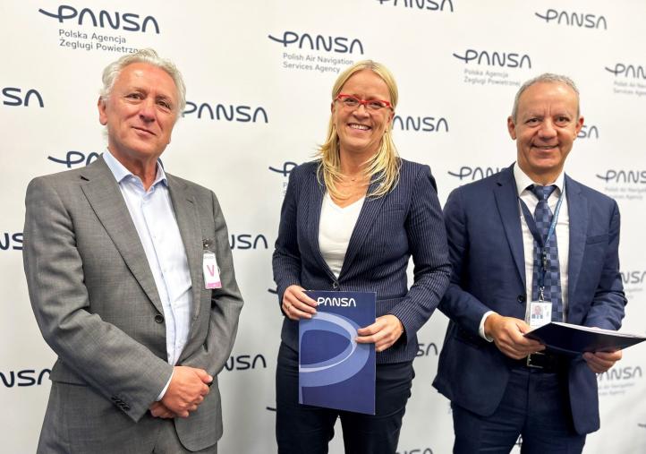 Wizyta przedstawicieli hiszpańskiej firmy technologicznej Indra Sistemas w siedzibie PAŻP (fot. PAŻP) Wizyta przedstawicieli hiszpańskiej firmy technologicznej Indra Sistemas w siedzibie PAŻP (fot. PAŻP)