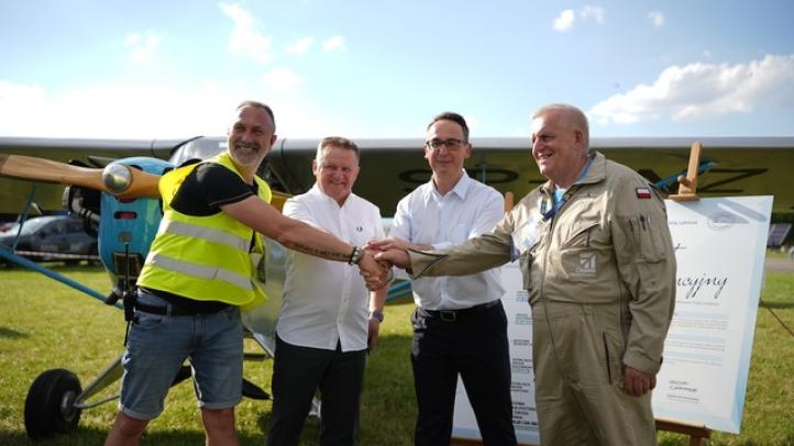 Aeroklub Ziemi Piotrkowskiej Aeroklub Ziemi Piotrkowskiej