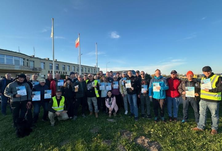 Aeroklub Ziemi Piotrkowskiej Aeroklub Ziemi Piotrkowskiej