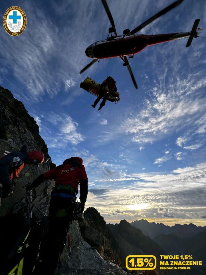 Akcja załogi śmigłowca TOPR w Tatrach (fot. TOPR)2