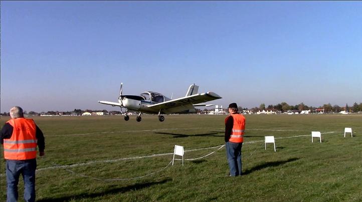II Samolotowe Zawody na celność lądowania w Krośnie (fot. kkslkrosno.pl)2