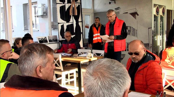 II Samolotowe Zawody na celność lądowania w Krośnie - odprawa (fot. kkslkrosno.pl)