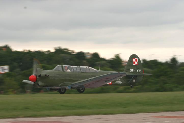 Jak-18 z Muzeum Lotnictwa Polskiego w Krakowie w locie (fot. Muzeum Lotnictwa Polskiego w Krakowie)