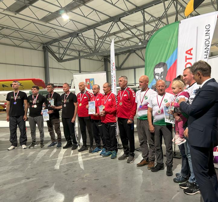 Liga Europy Wschodniej w Celności Zamość 2024 - podium drużynowo (fot. Aeroklub Ziemi Zamojskiej)