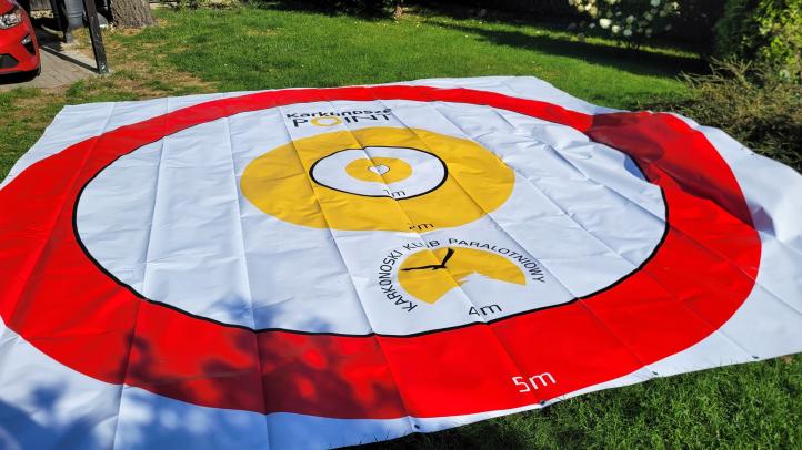 Mata do lądowania Karkonoskiego Klubu Paralotniowego (fot. Karkonoski Klub Paralotniowy)