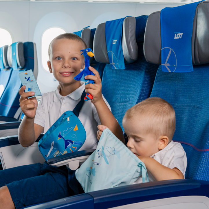 Nowe akcesoria PLL LOT dla dzieci (fot. PLL LOT)2 Nowe akcesoria PLL LOT dla dzieci (fot. PLL LOT)2