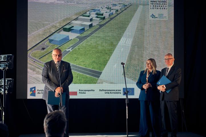 Oficjalne rozpoczęcie budowy Gliwickiego Parku Techniki, Technologii i Edukacji Lotniczej (fot. M. Buksa, UM w Gliwicach)