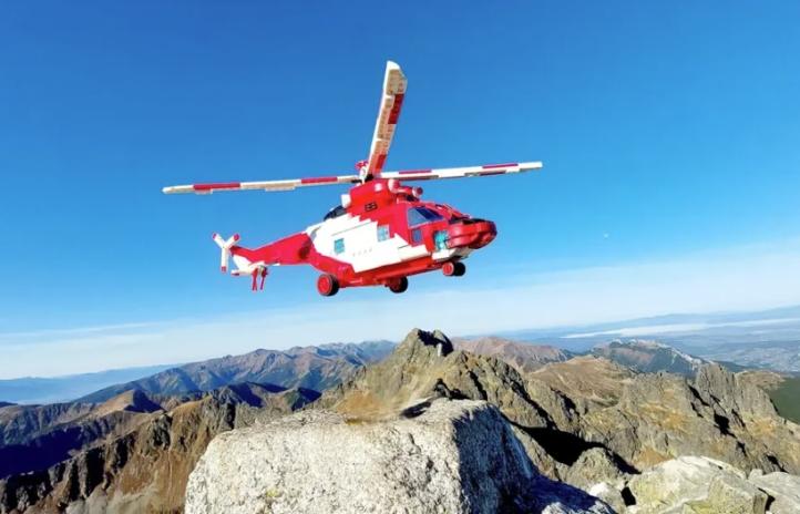 Śmigłowiec Sokół TOPR - klocki LEGO