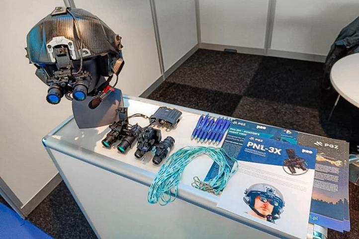 Lotnicze gogle noktowizyjne PNL-3X firmy PCO (fot. PCO)2