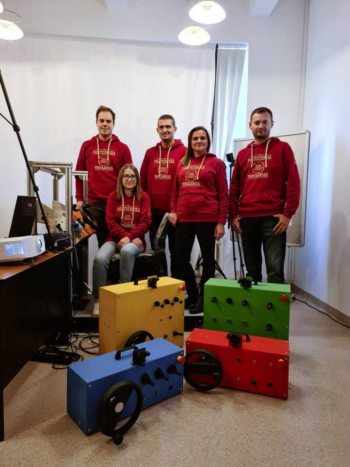 Na Politechnice Wrocławskiej projekt realizował zespół kierowany przez prof. Tomasza Nowakowskiego (fot. Politechnika Wrocławska) Na Politechnice Wrocławskiej projekt realizował zespół kierowany przez prof. Tomasza Nowakowskiego (fot. Politechnika Wrocławska)