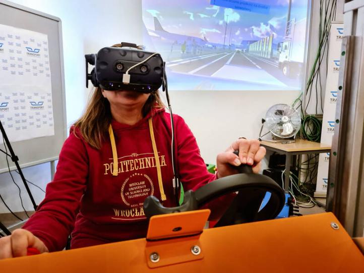 Symulator obsługi naziemnej lotniska (fot. Politechnika Wrocławska)2 Symulator obsługi naziemnej lotniska (fot. Politechnika Wrocławska)2