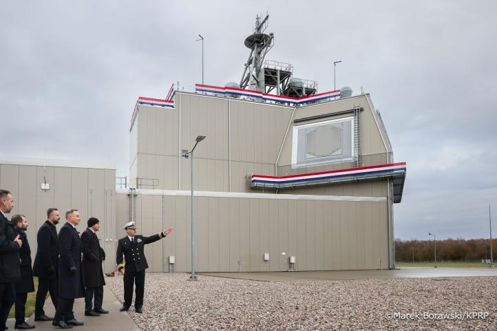 Uroczystość otwarcia amerykańskiej bazy przeciwrakietowej Aegis Ashore w Redzikowie (fot. Marek Borawski, KPRP) Uroczystość otwarcia amerykańskiej bazy przeciwrakietowej Aegis Ashore w Redzikowie (fot. Marek Borawski, KPRP)
