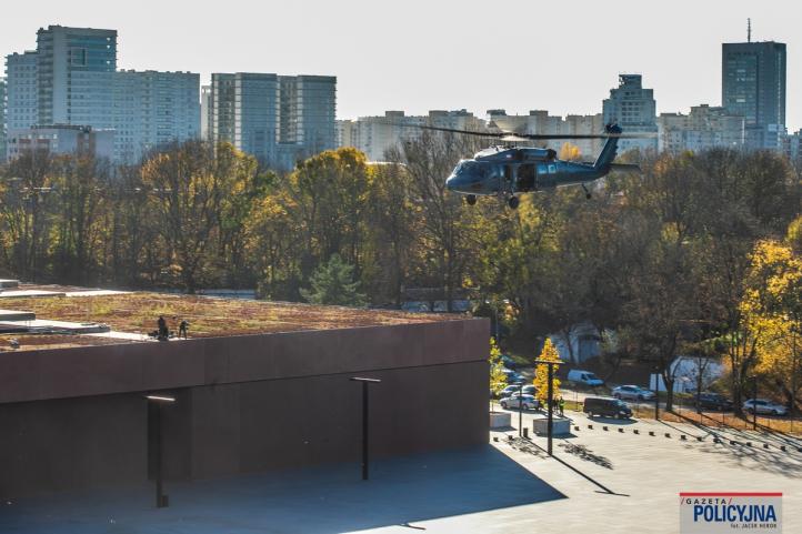 Wspólne ćwiczenia funkcjonariuszy CPKP 'BOA' i SOP z użyciem Black Hawka (fot. Jacek Herok, BKS KGP)2