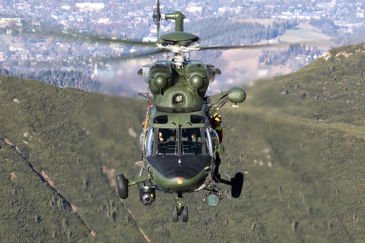 Dyżur ratowniczy załogi śmigłowca W-3 WA SAR w Tatrach (fot. Bartosz Bera)2